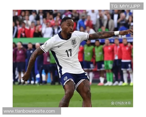 姆伯莫回忆曼联球迷热情并强调三叉戟仍需提升的关键点 姆伯莫回忆曼联球迷热情并强调三叉戟仍需提升的关键点