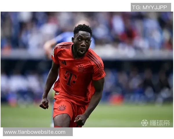 志在必得!拜仁海报展现阿方索戴维斯与杰克逊斗志昂扬的决心 志在必得!拜仁海报展现阿方索戴维斯与杰克逊斗志昂扬的决心