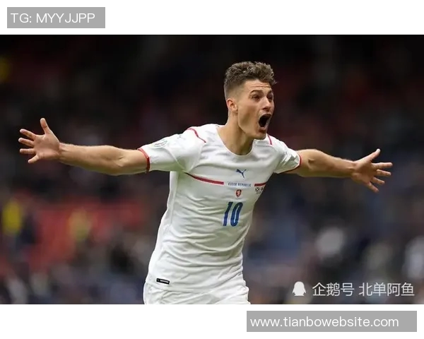 英媒报道卡拉菲奥里因髋部伤缺席下轮世预赛独自训练 英媒报道卡拉菲奥里因髋部伤缺席下轮世预赛独自训练