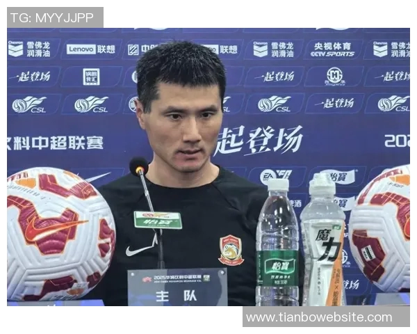 邵佳一将携西海岸教练组加盟国足引发媒体关注