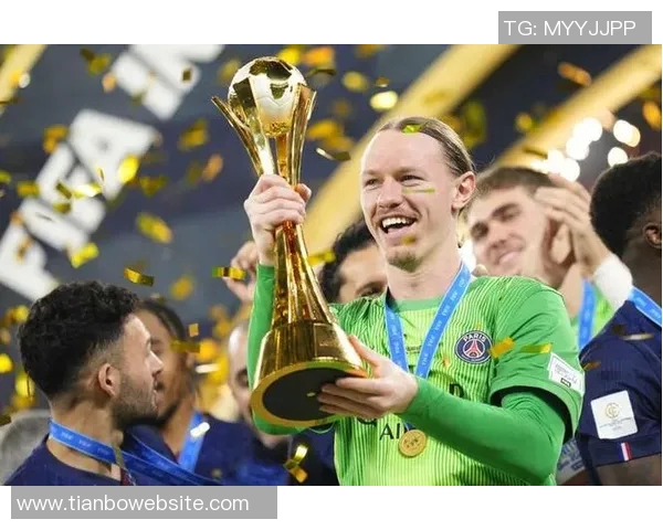 巴黎门将萨福诺夫手骨折仍勇扑四点近期将缺阵比赛